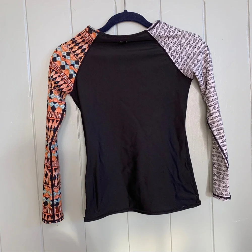 🌼 Volcom Rash Guard - Picture 6 of 7